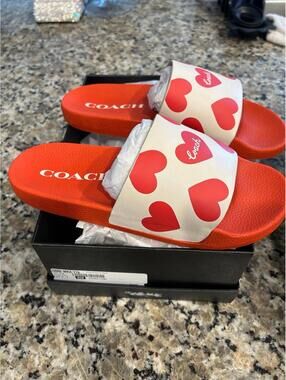 Coach Womens Heart Slides size 11-NEW IN BOX!